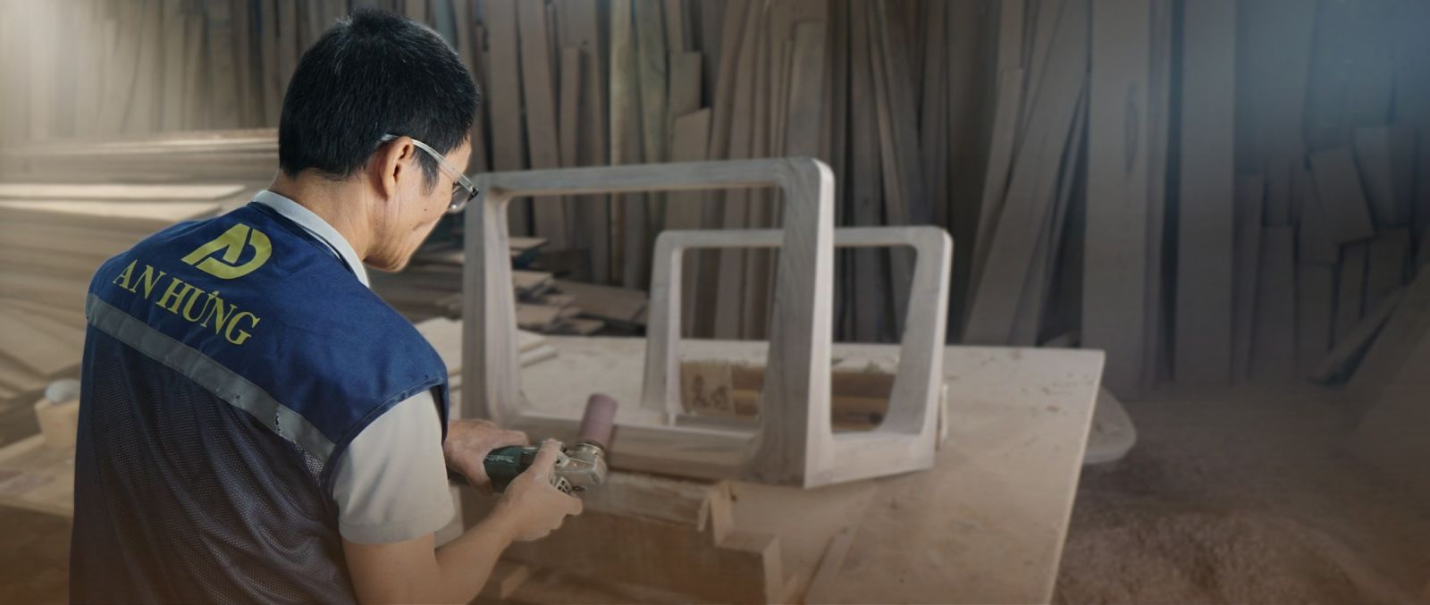 https://cdn.noithatanhung.vn/images/static-home/san-xuat-yc-02.jpg